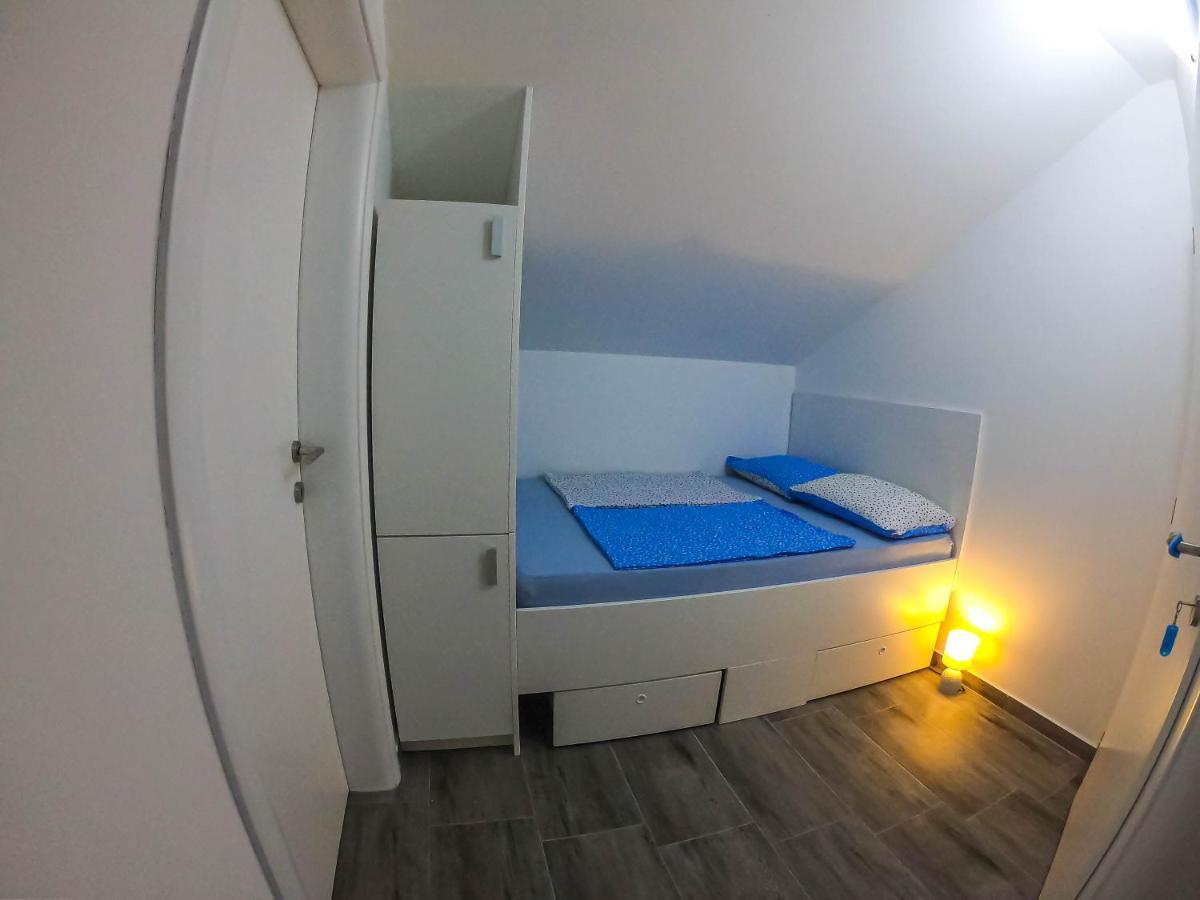 Afrodita Hotel Gornji Karin Luaran gambar