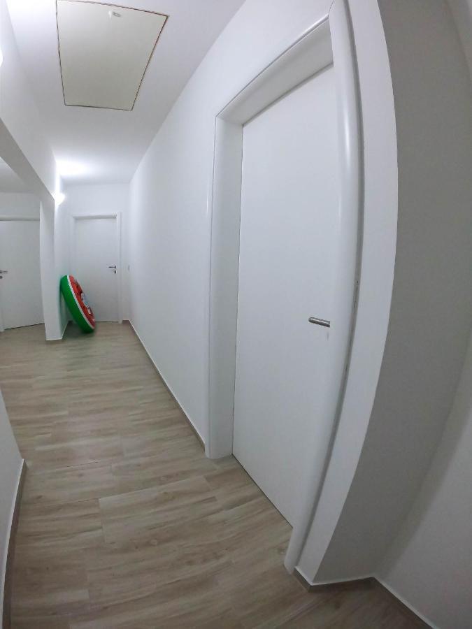 Afrodita Hotel Gornji Karin Luaran gambar